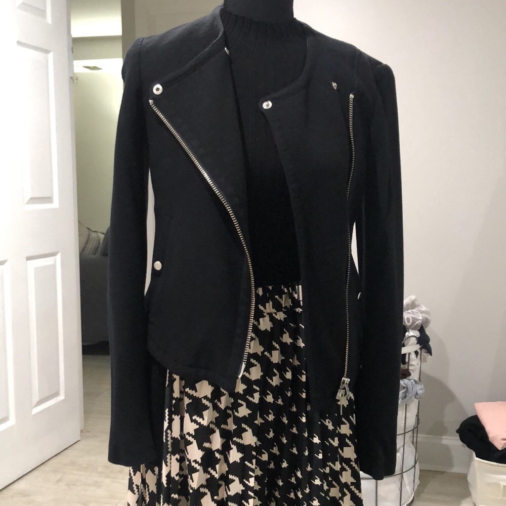 Theory MoTo Jacket black, Great Condition, Chic! Size 0, fits a 2/4